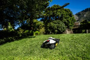 Косачка робот LUBA mini AWD LIDAR 1500 - без RTK станция